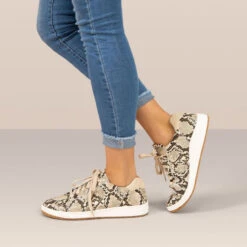 Aetrex Women's Blake Comfort Sneaker - Bronze -Shoe Promotion Store PC136W lifestyle1 80391.1662485584