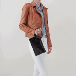 Hobo Sable Wristlet - Black -Shoe Promotion Store VI 35036BLK 05 1024x10242x 74743.1694199739