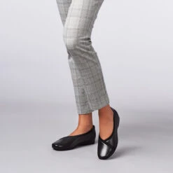 Clarks Women's Un.DarceyEase2 - Black Leather -Shoe Promotion Store dan6 23951.1612469716