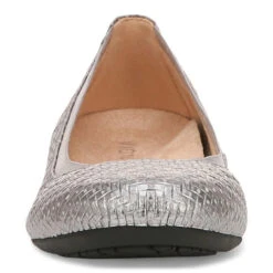 Vionic Women's Anita Flat - Silver -Shoe Promotion Store gallery anita silverleather front 05278.1680121132